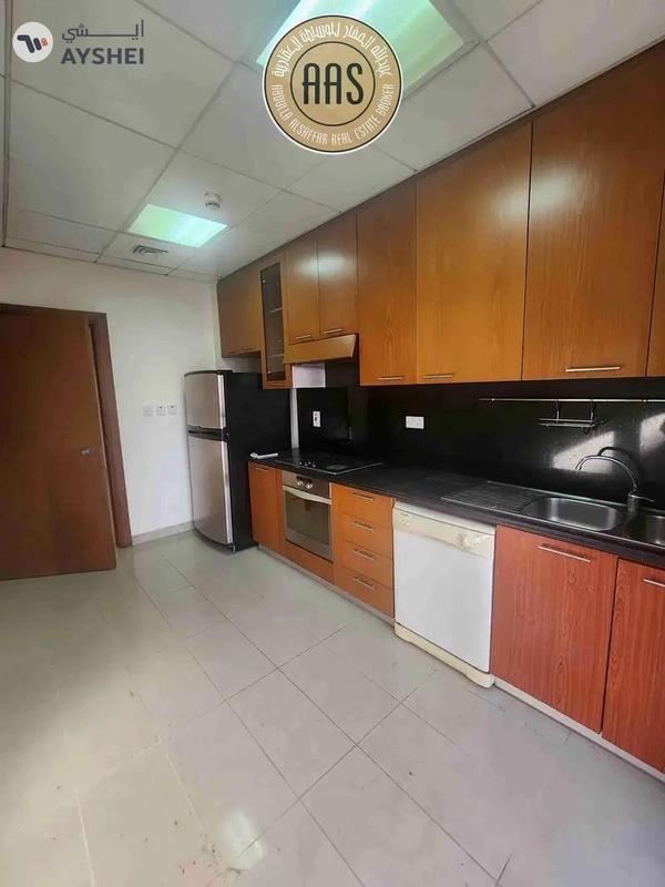 Spacious and luxurious 4bhk with maids room in mankhool near sharaf dg metro station