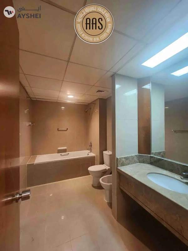 Spacious and luxurious 4bhk with maids room in mankhool near sharaf dg metro station