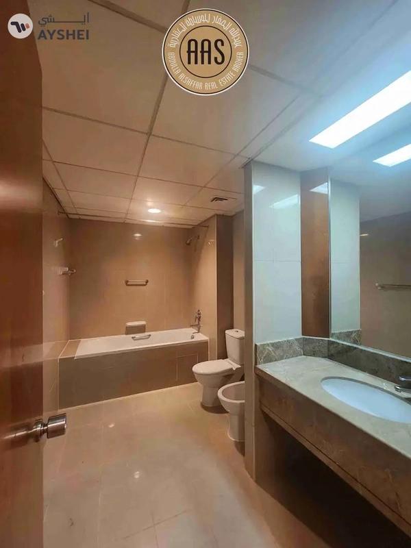 Spacious and luxurious 4bhk with maids room in mankhool near sharaf dg metro station