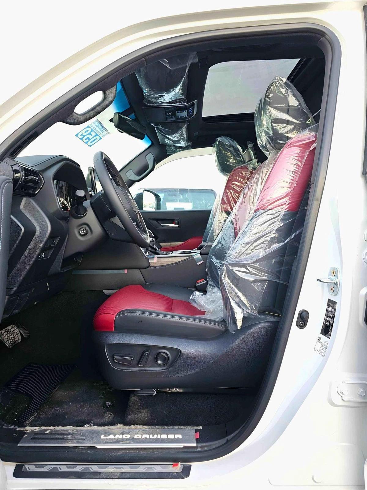 Toyota Land Cruiser VXR 3.5L Petrol Twin Turbo | FULL OPTION | BIG DVD | JBL SPKR | HUD / CODE # VXR3M)-5-5