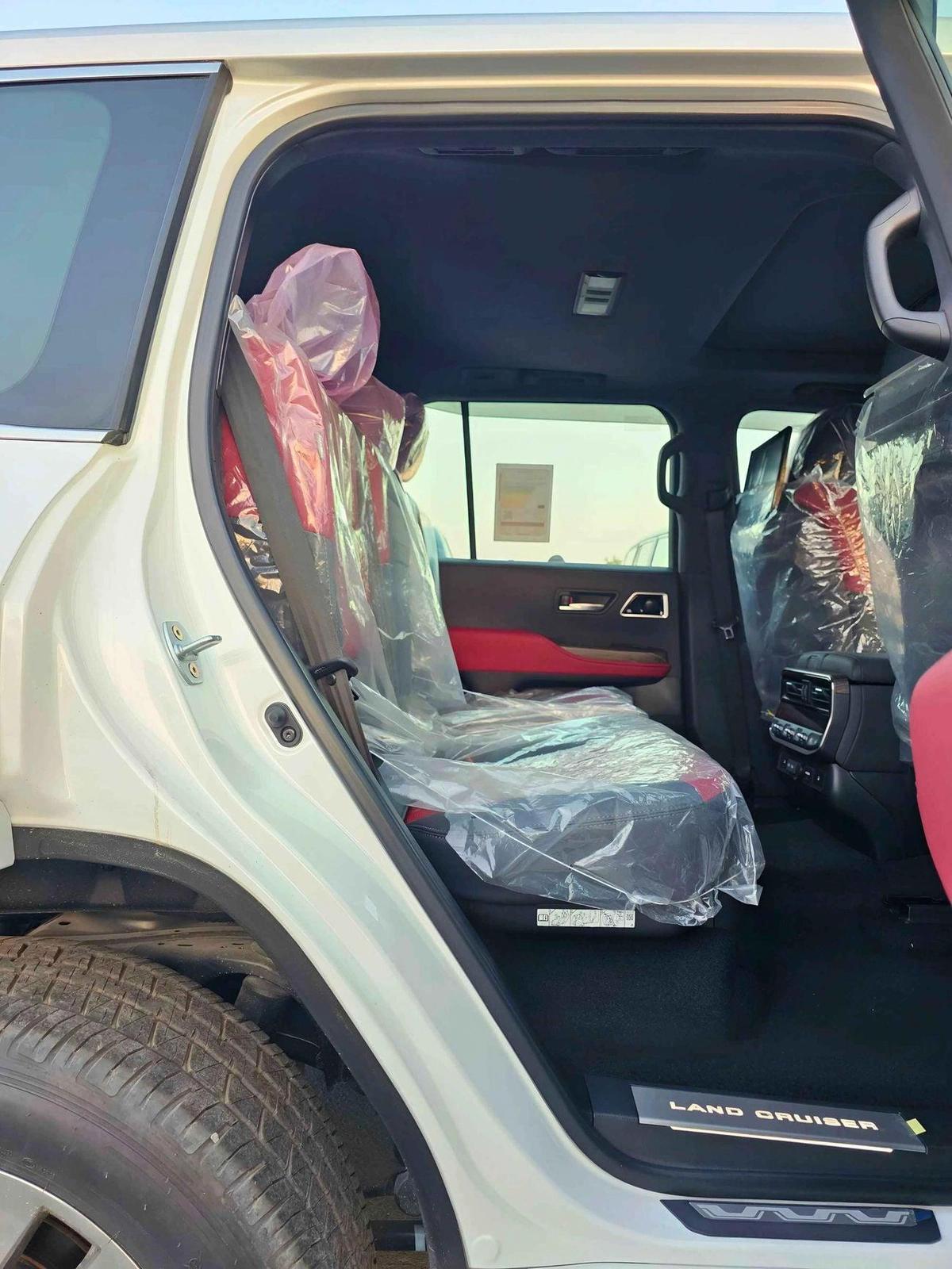 Toyota Land Cruiser VXR 3.5L Petrol Twin Turbo | FULL OPTION | BIG DVD | JBL SPKR | HUD / CODE # VXR3M)-13-13