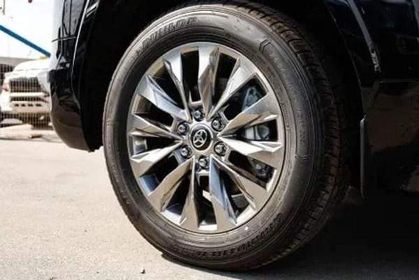 Toyota Land Cruiser VXR 3.3L TT
