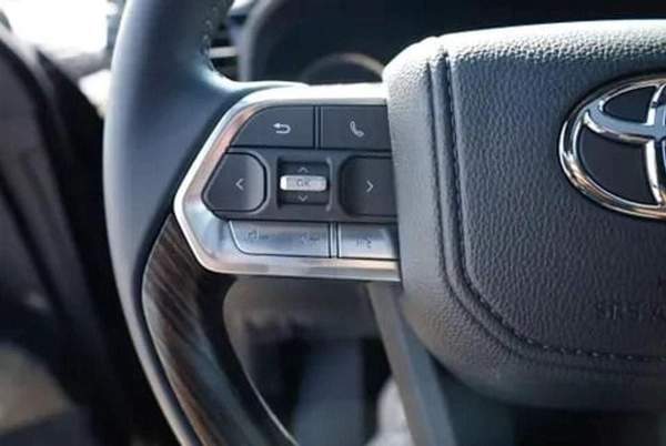 Toyota Land Cruiser VXR 3.3L TT
