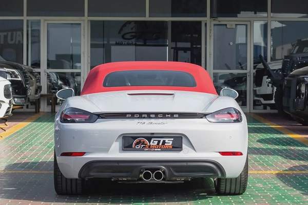 Brand New Porsche 718 Boxster 2024 | GCC |Only 500 KM