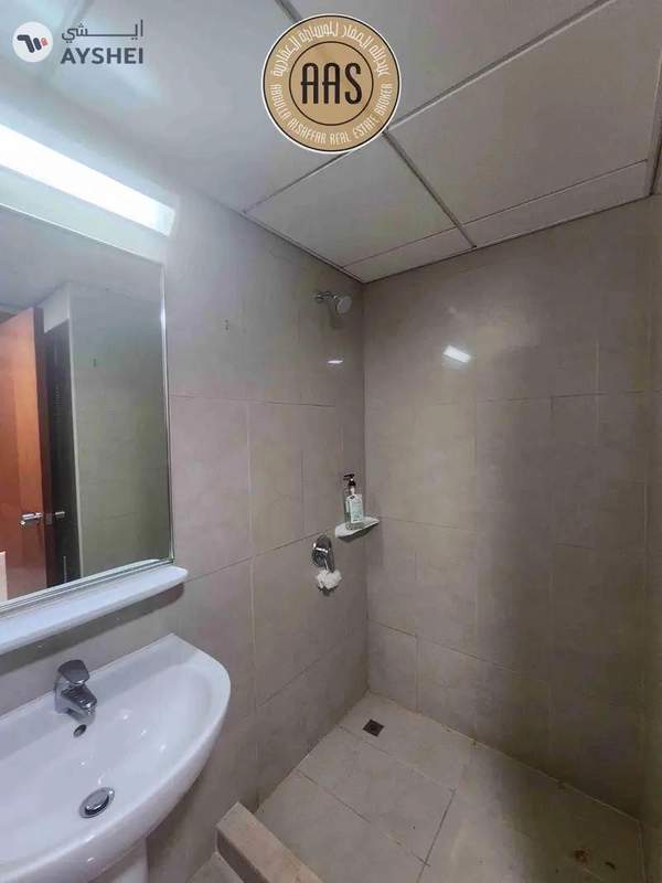 Spacious and luxurious 3bhk with a closed kitchen in mankhool near sharaf dg metro station