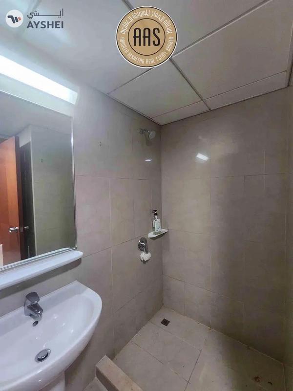 Spacious and luxurious 3bhk with a closed kitchen in mankhool near sharaf dg metro station