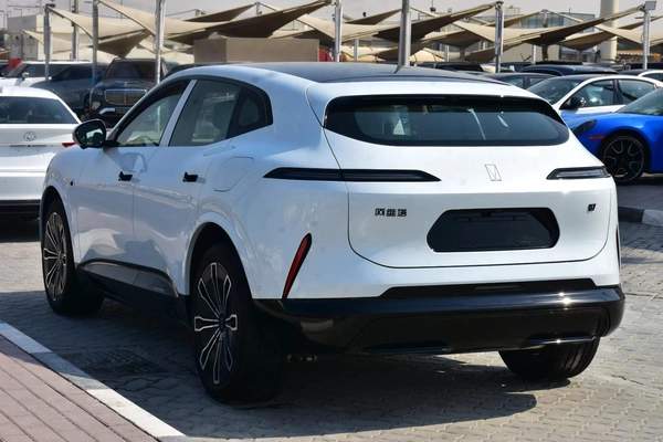 AVATR 07 2025 | WHITE
