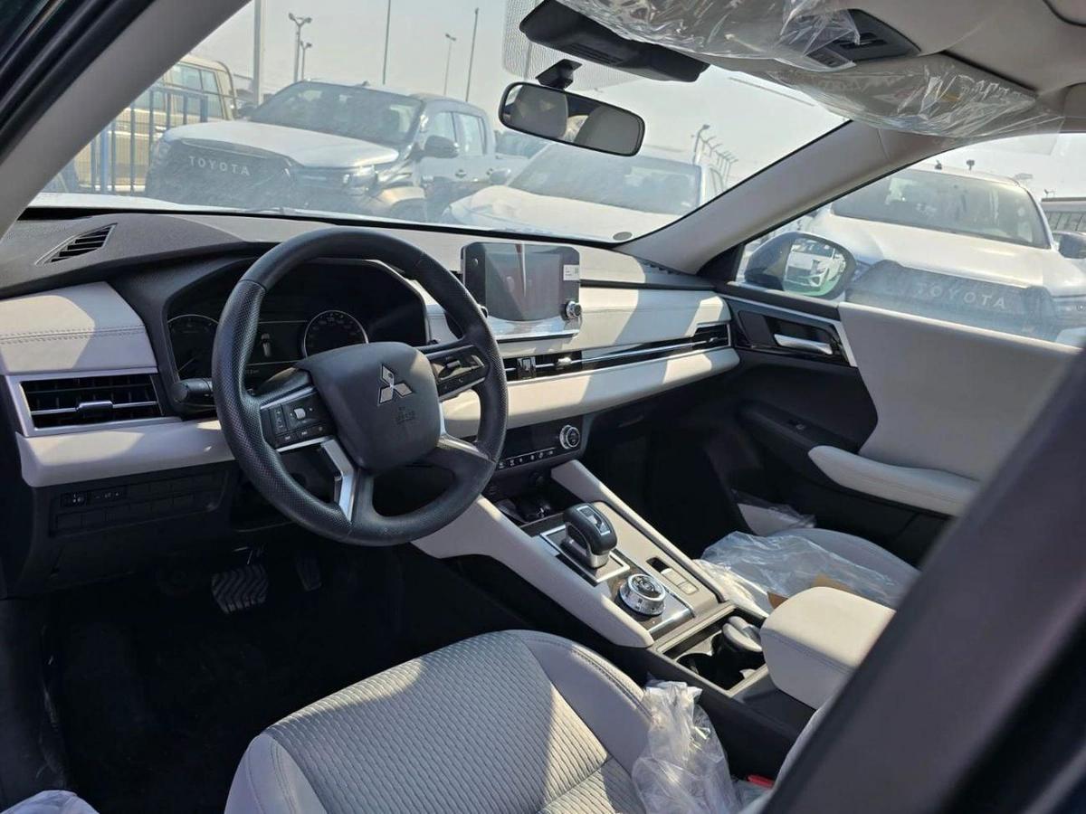 Mitsubishi Outlander MITSUBISHI OUTLANDER M-LINE-13-13