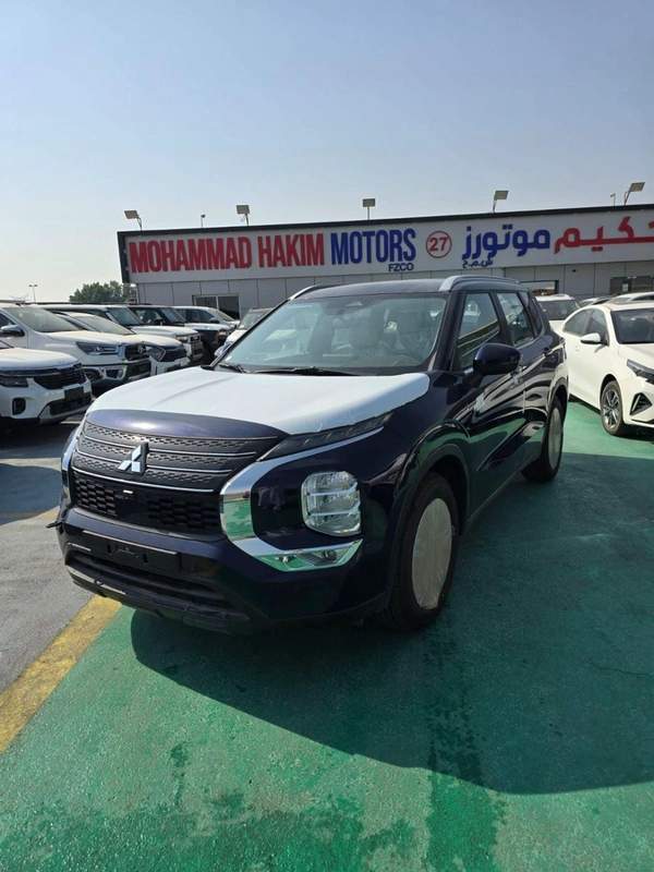 Mitsubishi Outlander MITSUBISHI OUTLANDER M-LINE