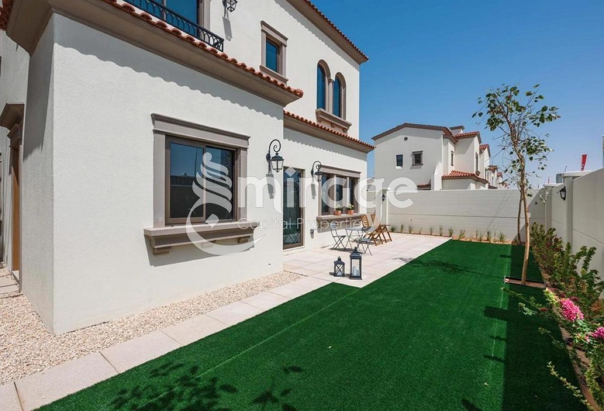 Stunning 4BR+M Almeira | Perfect Location-0-landscape