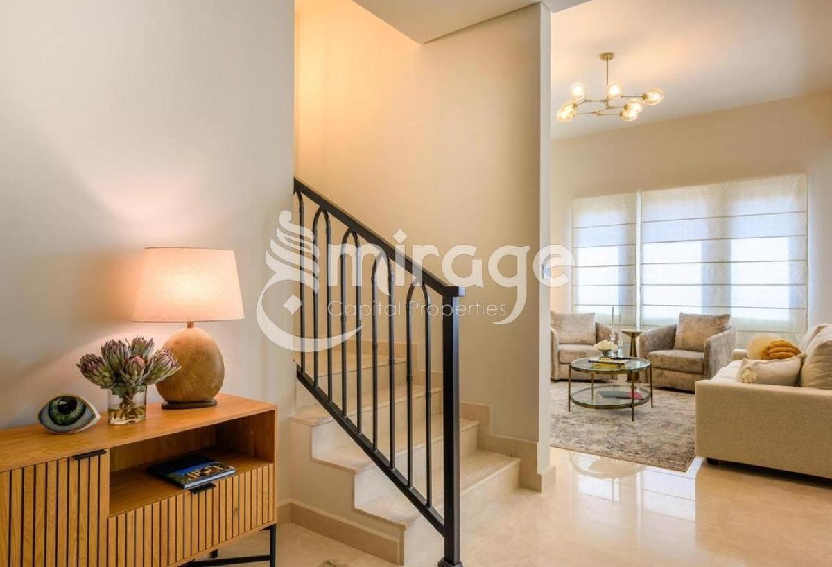 Stunning 4BR+M Almeira | Perfect Location-1-1
