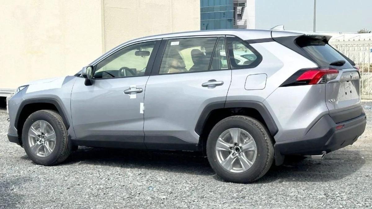 Toyota RAV4 2.0L 2WD AT LE-15-15
