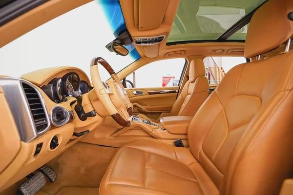 AED 1136 PM | PORSCHE CAYENNE S 2012 | LOW KMS | WELL MAINTAINED | 1 YEAR WARRANTY | GCC