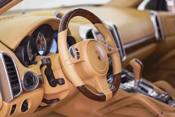 AED 1136 PM | PORSCHE CAYENNE S 2012 | LOW KMS | WELL MAINTAINED | 1 YEAR WARRANTY | GCC