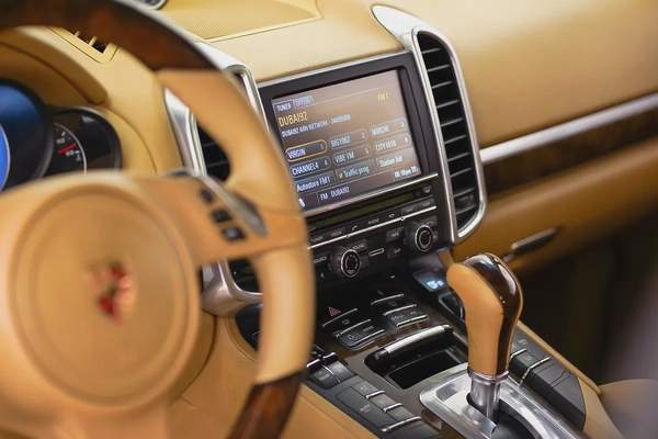 AED 1136 PM | PORSCHE CAYENNE S 2012 | LOW KMS | WELL MAINTAINED | 1 YEAR WARRANTY | GCC