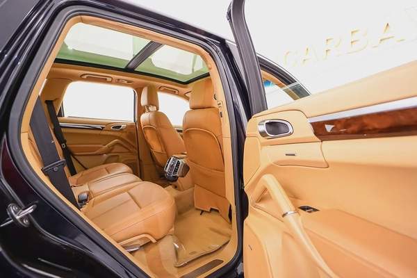 AED 1136 PM | PORSCHE CAYENNE S 2012 | LOW KMS | WELL MAINTAINED | 1 YEAR WARRANTY | GCC