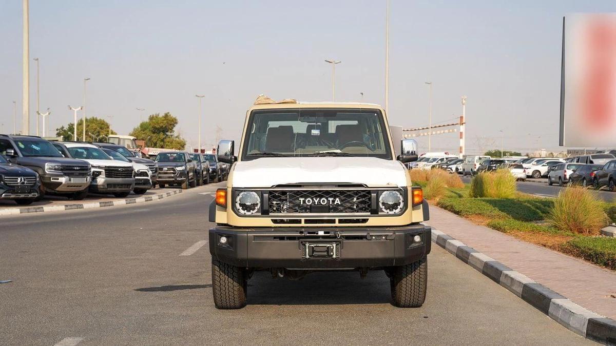 Toyota Land Cruiser 70-1-1