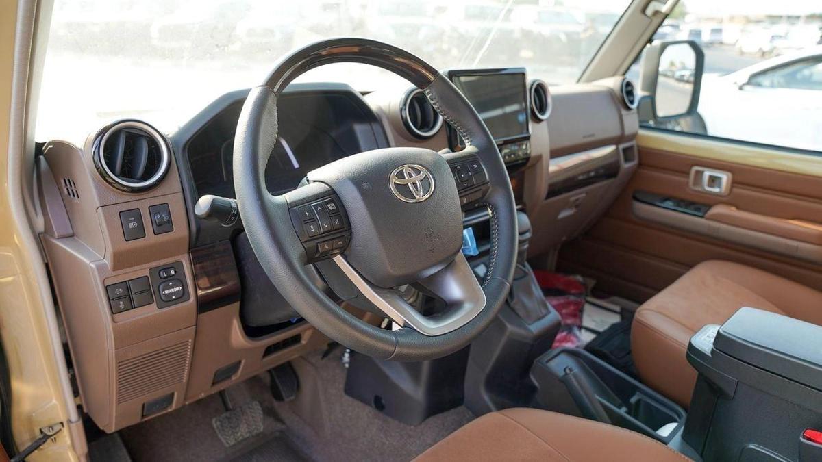 Toyota Land Cruiser 70-3-3