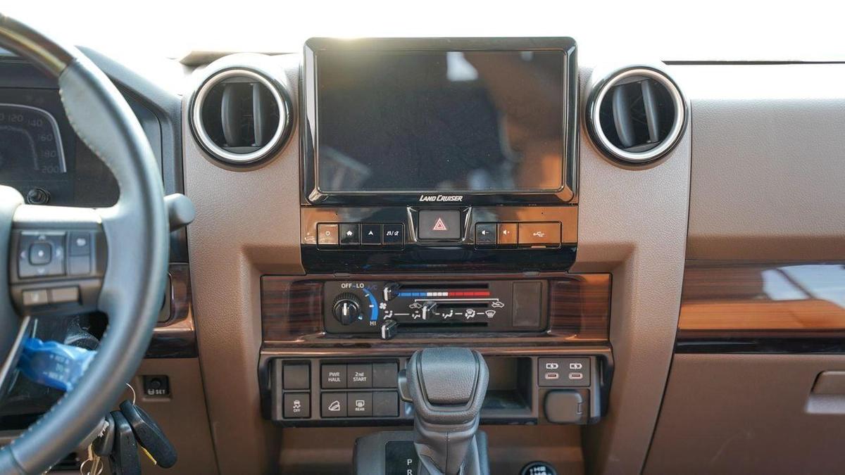 Toyota Land Cruiser 70-5-5
