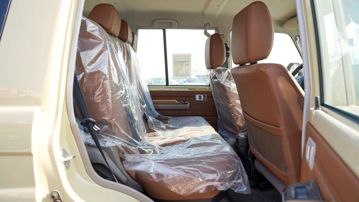Toyota Land Cruiser 70-12-12