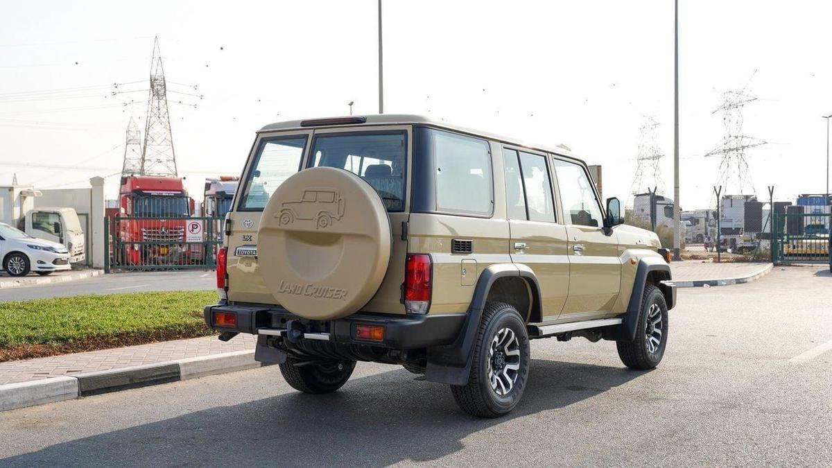 Toyota Land Cruiser 70-16-16