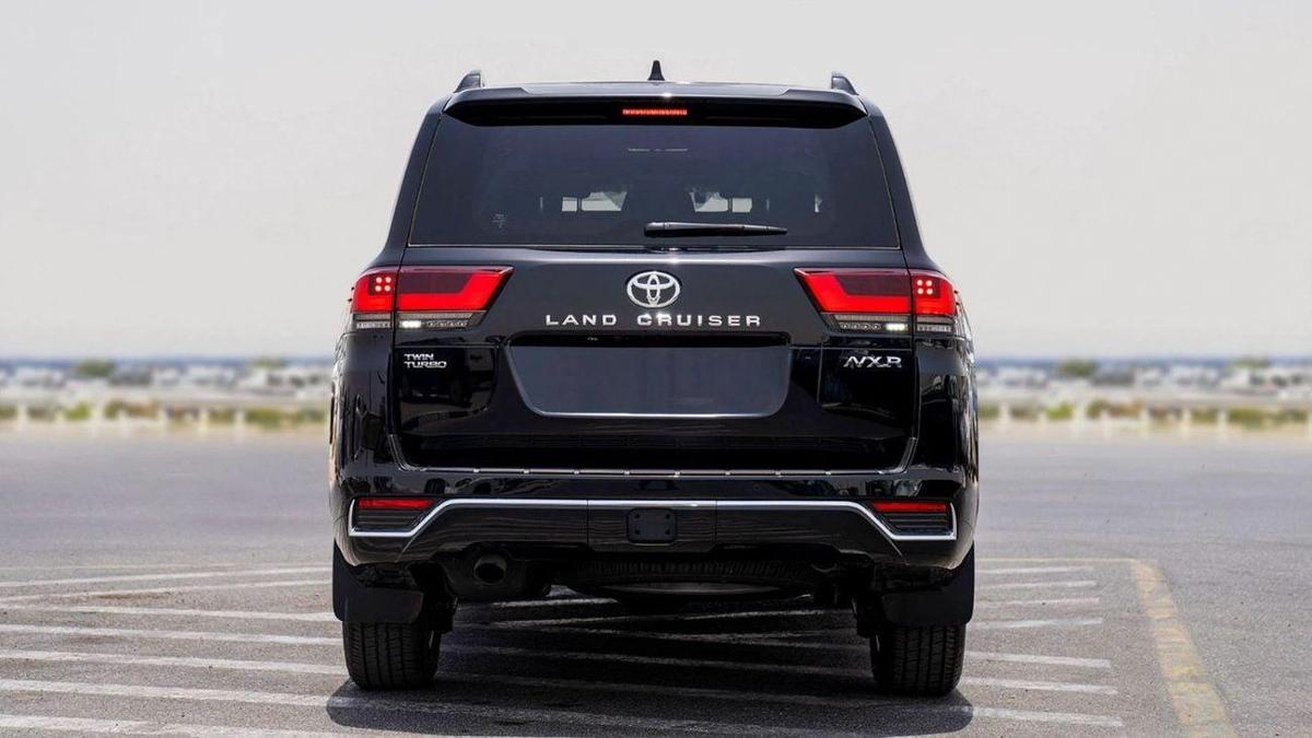 Toyota Land Cruiser VXR 3.5L-8-8