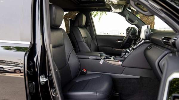 Toyota Land Cruiser VXR 3.5L