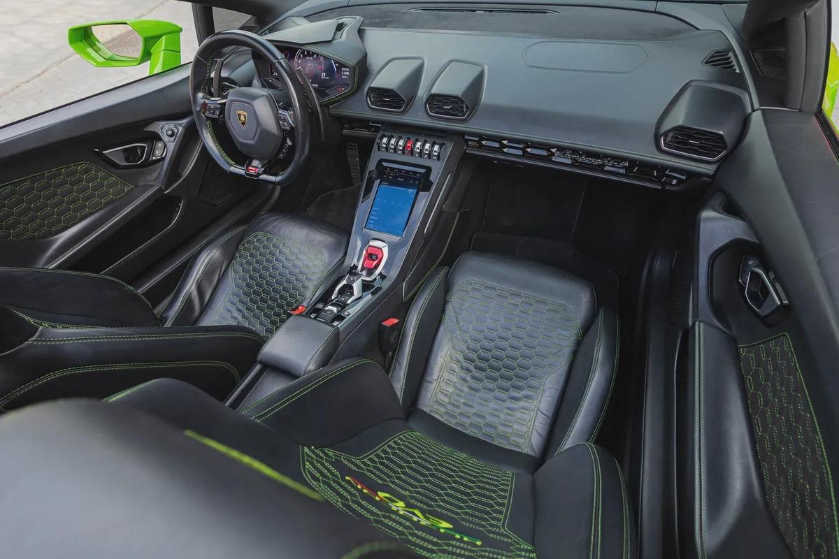 Lamborghini Huracán Evo Spyder 2022-4-4