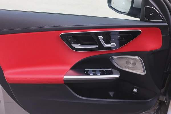 Mercedes C200 -Premium Plus 2024-12,000KM-GCC SPECS-UNDER WARRANTY-SERVICE CONTRACT