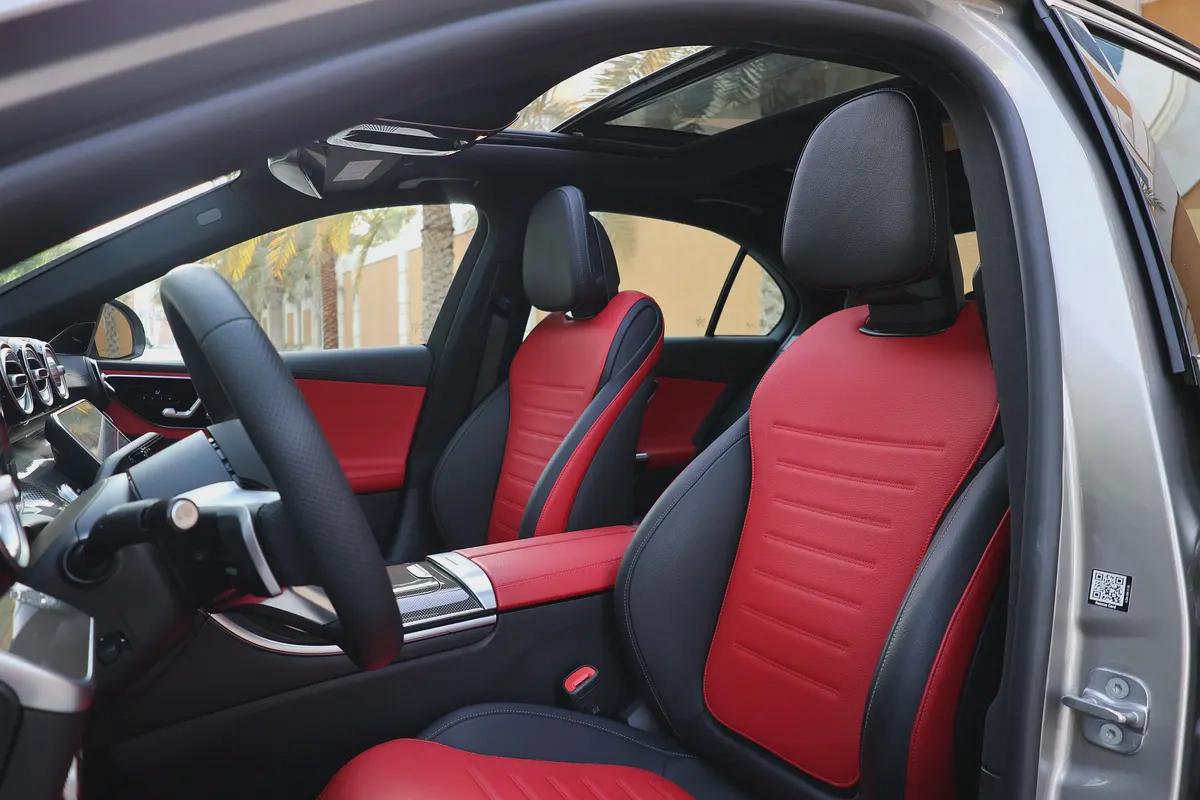 Mercedes C200 -Premium Plus 2024-12,000KM-GCC SPECS-UNDER WARRANTY-SERVICE CONTRACT-12-12