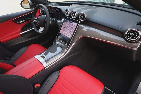 Mercedes C200 -Premium Plus 2024-12,000KM-GCC SPECS-UNDER WARRANTY-SERVICE CONTRACT