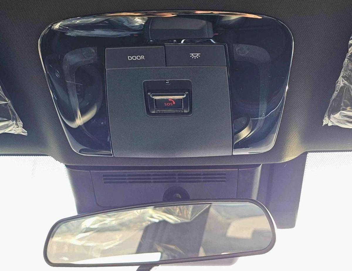 Toyota Camry S SPORT / 2.0L V4 PETROL / PWR SEATS WITH HEADUP DISPLAY / PANORAMIC ROOF (CODE # CMPCS)-14-14