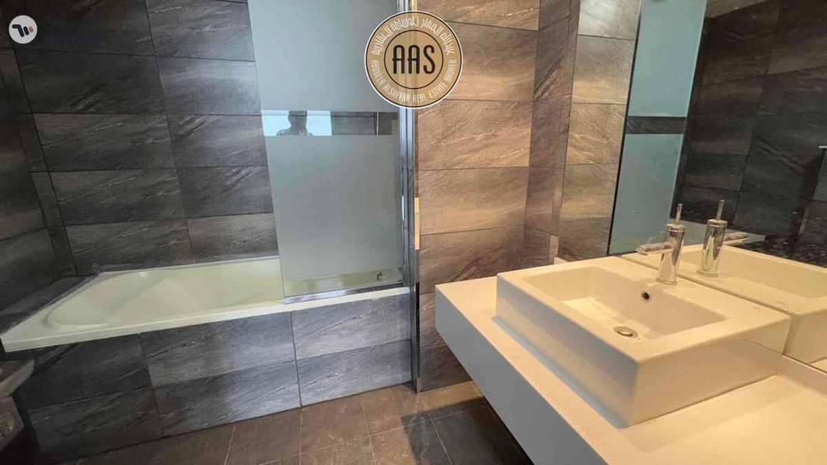 luxury 3bhk in prime location sheikh zayed road rent 235k-2-2