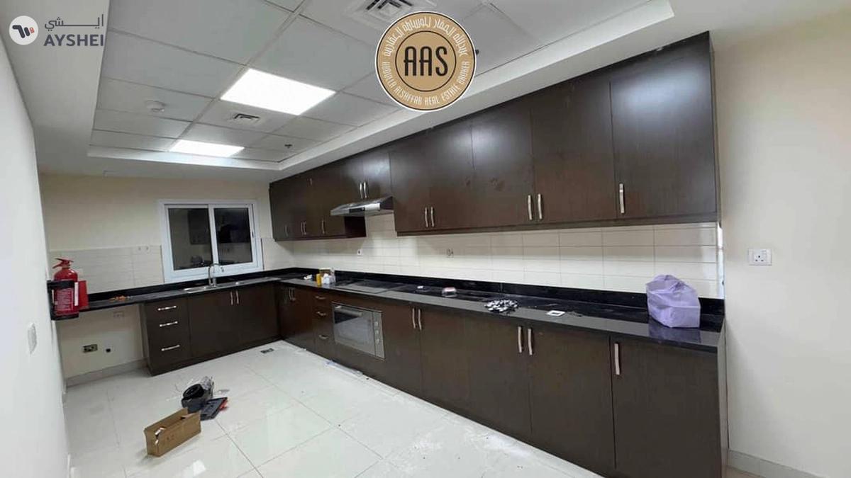 luxury 3bhk in prime location sheikh zayed road rent 235k-7-7