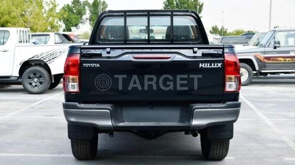 Toyota Hilux HILUX 2.4L MED OPTION