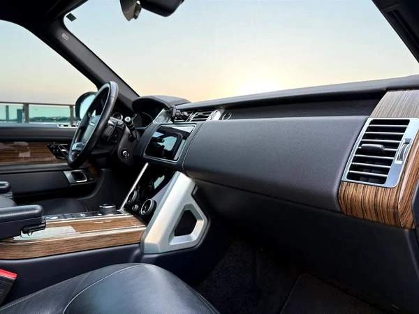 AED 2,300 P.M | 0% DOWN PAYMENT | RANGE ROVER HSE | 3.0SC V6 | 2019 | GCC SPECS | SVR KIT