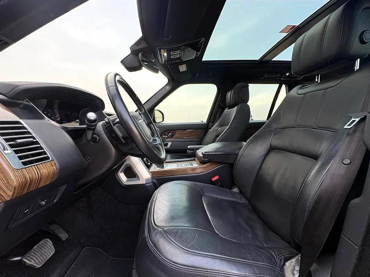 AED 2,300 P.M | 0% DOWN PAYMENT | RANGE ROVER HSE | 3.0SC V6 | 2019 | GCC SPECS | SVR KIT-5-5