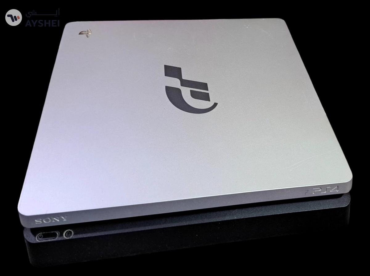 PS4 CONSOLE WITH CONTROLLERS AND CDS-3-3