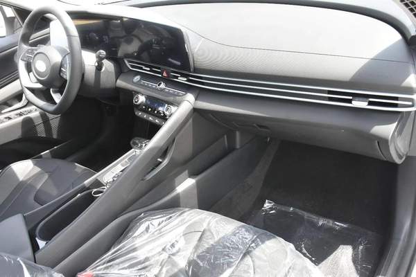 HYUNDAI ELANTRA LUXURY 2025 | WHITE LIKE