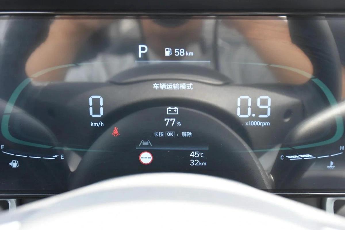 HYUNDAI ELANTRA LUXURY 2025 | WHITE LIKE-1-1