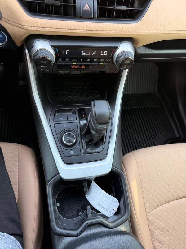 Toyota RAV4 Hybrid XLE 2.5L