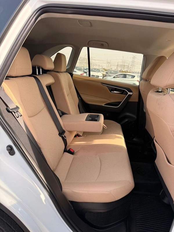 Toyota RAV4 Hybrid XLE 2.5L