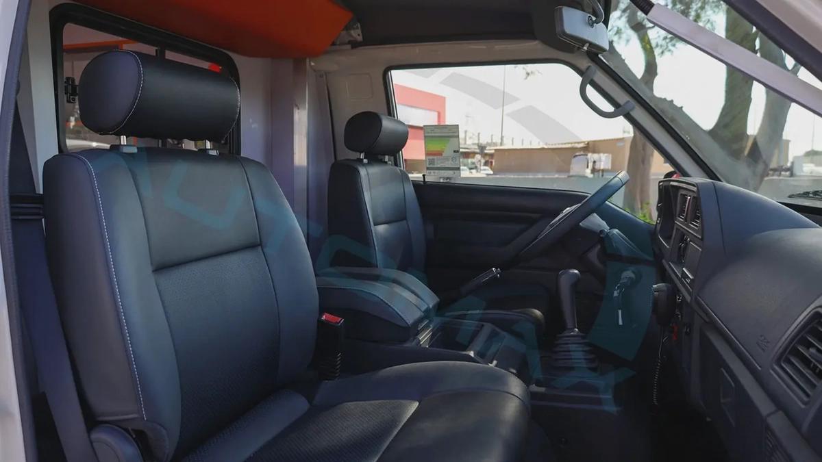 2025 CMC D260 Panel Van ( AMBULANCE ) 2.4L RWD GCC 0Km With 3 Years Or 100,000 Km Warranty-11-11