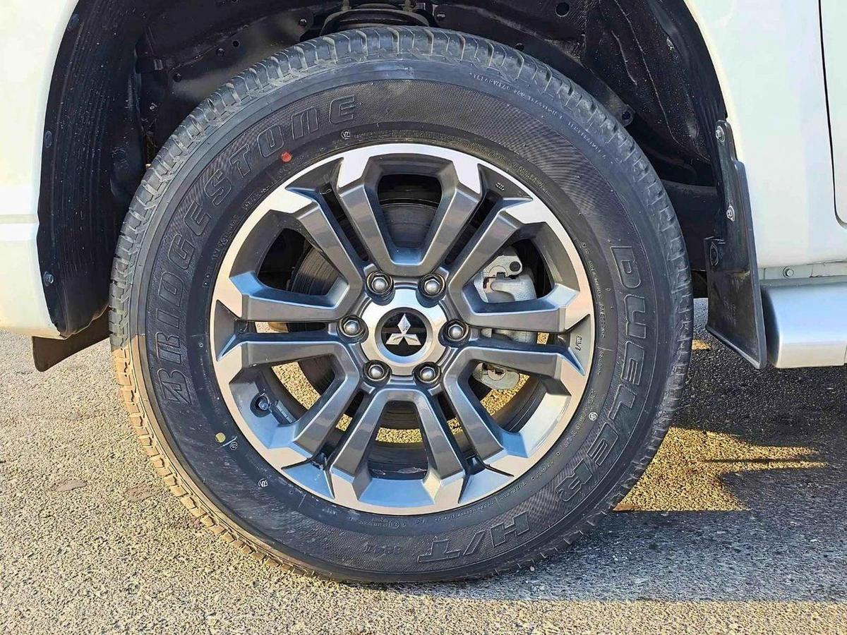 Mitsubishi L200 SPORTERO / 2.4L DIESEL / M/T / 4WD / SPECIAL OFFER / (CODE#68092)-4-4