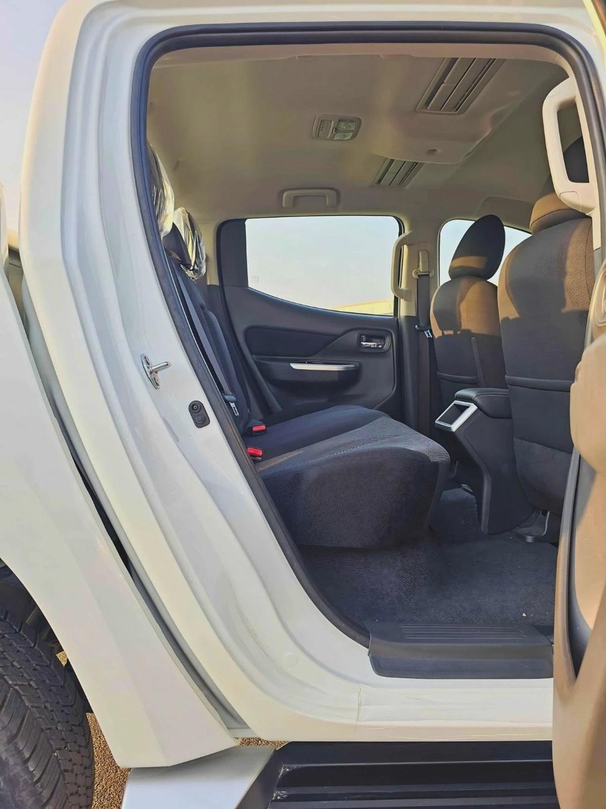 Mitsubishi L200 SPORTERO / 2.4L DIESEL / M/T / 4WD / SPECIAL OFFER / (CODE#68092)-8-8