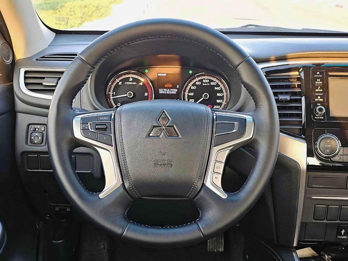 Mitsubishi L200 SPORTERO / 2.4L DIESEL / M/T / 4WD / SPECIAL OFFER / (CODE#68092)-10-10