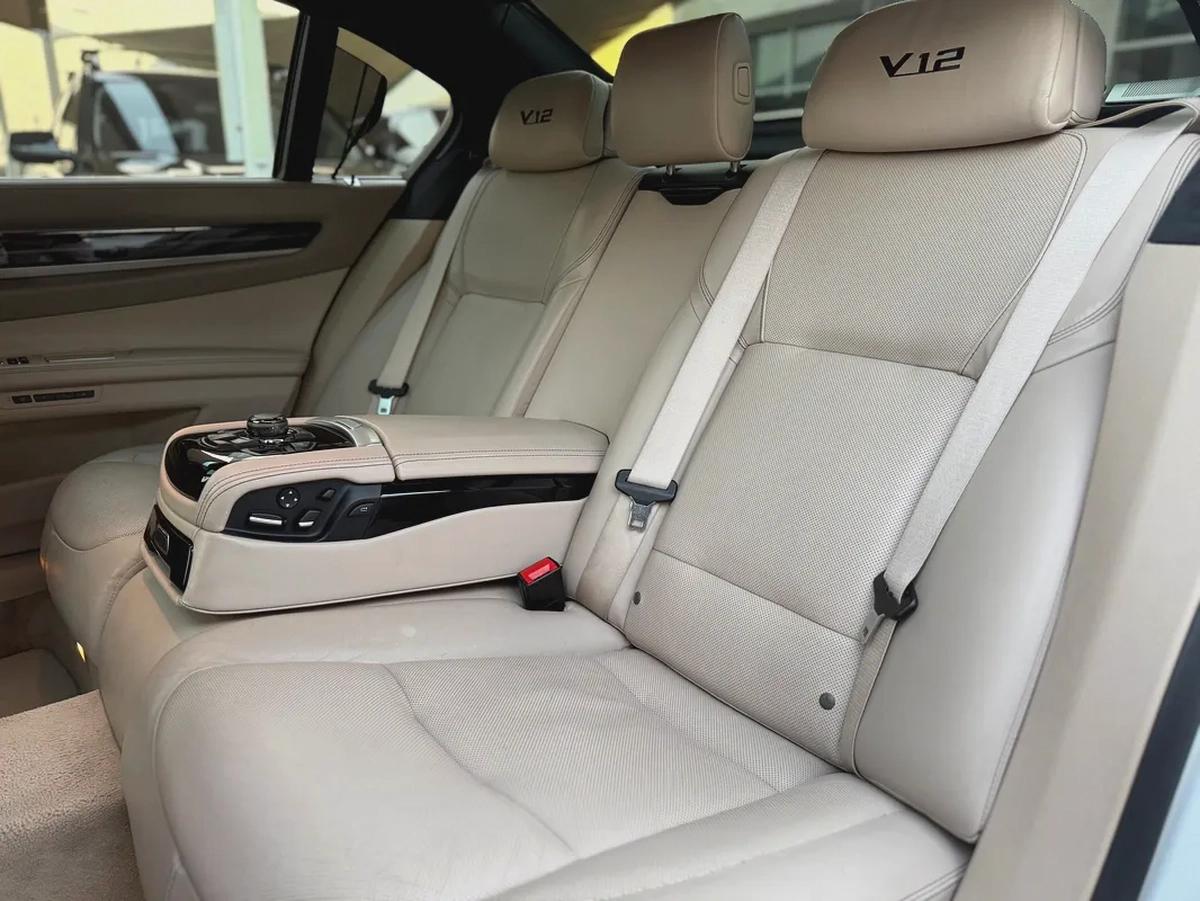 BMW 760M Gcc Full Option Free Accident Super Clean-17-17
