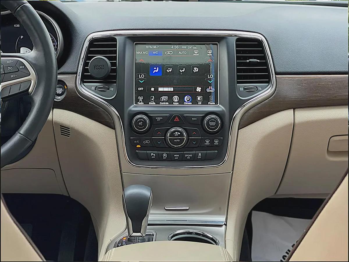 AED 1,157 P.M | 2017 Jeep Grand Cherokee Exclusive - GCC Specs | Original paint-9-9