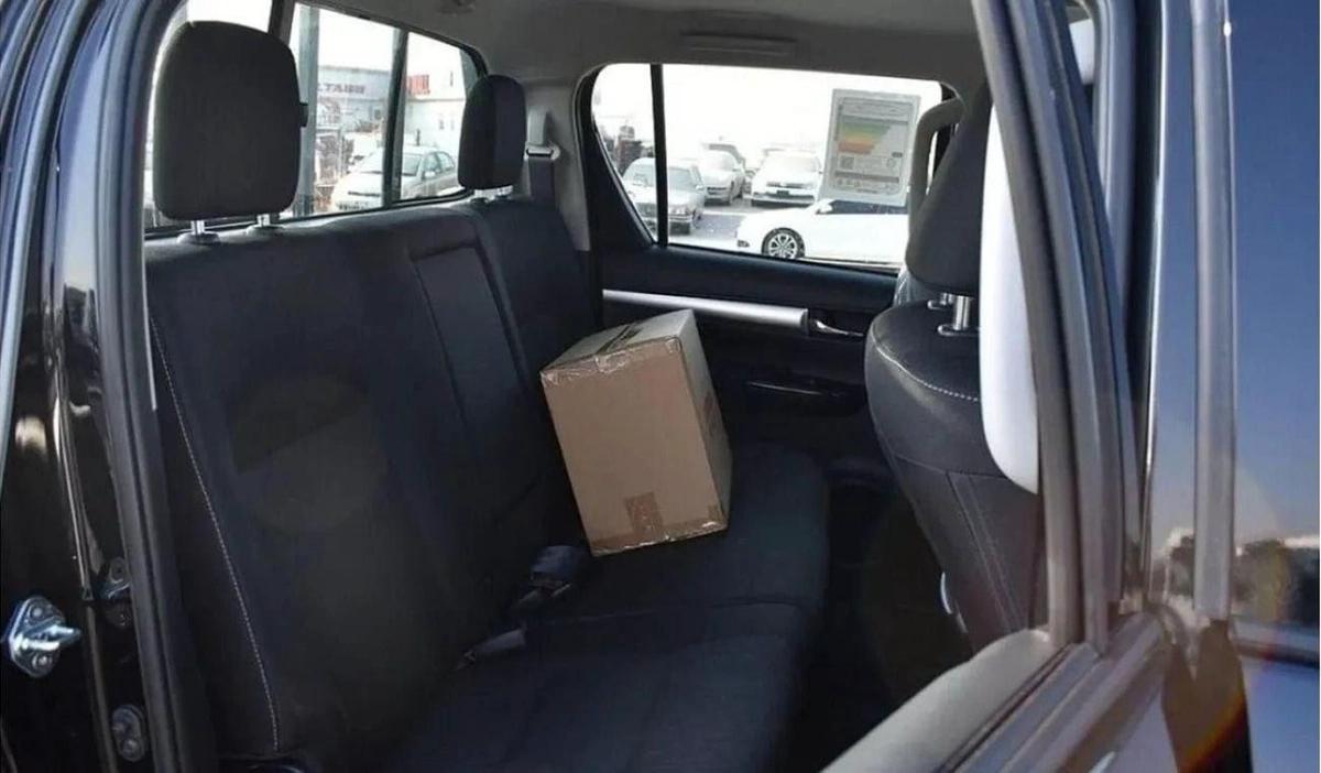 Toyota Hilux TOYOTA HILUX 4.0L V6 PETROL DC AT 2024-10-10