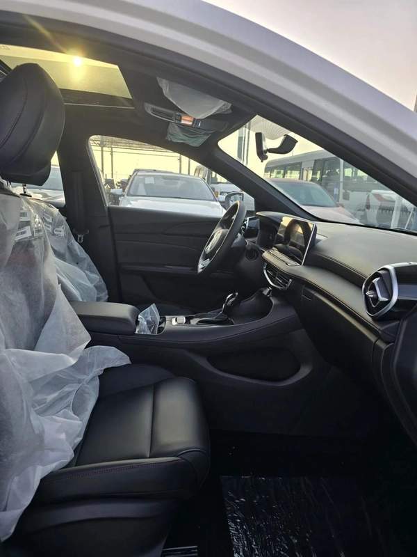 MG5 1.5L LUXURY VERSION